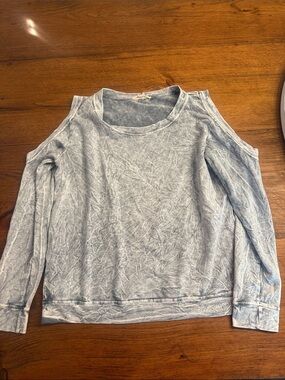 painted threads Light Blue Cold-Shoulder Mineral Wash Top